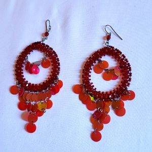 Dangle round earrings